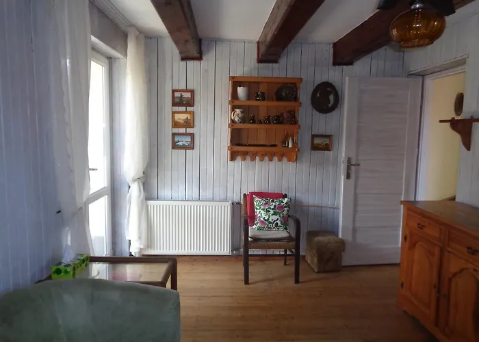 Uroczy Domek Z Ogrodem I Tarasem